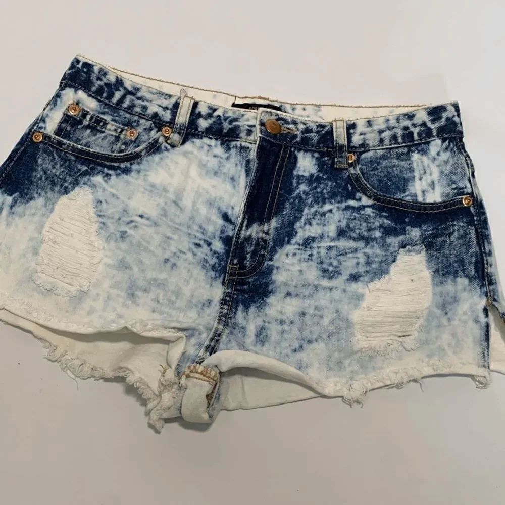 Forever 21 Acid Wash Distressed Denim Short